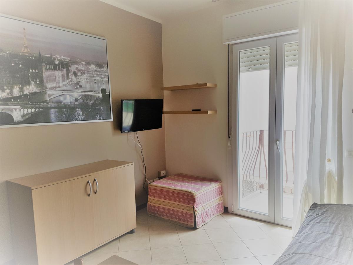 Residence Uno Studio&Suites Rimini Exterior foto